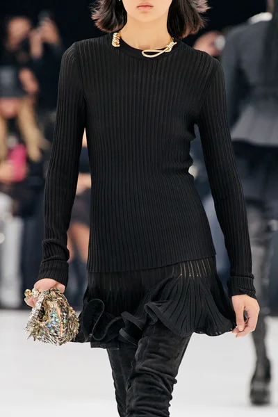 Look 14